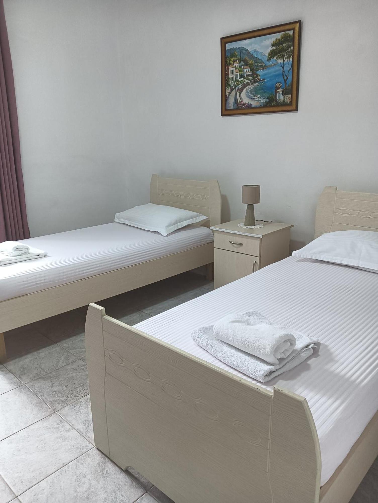 Vila Aliaj Luxury Apartment With 2 Rooms With Private Wonderful Terrace Durrës Exterior foto