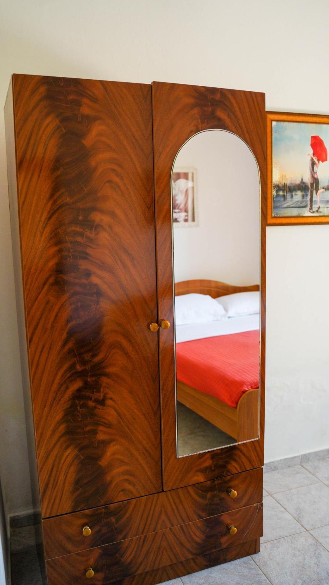 Vila Aliaj Luxury Apartment With 2 Rooms With Private Wonderful Terrace Durrës Exterior foto